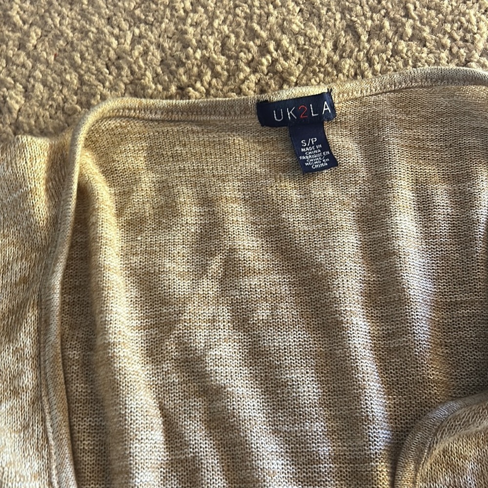Wrap throw - Picture 2 of 2